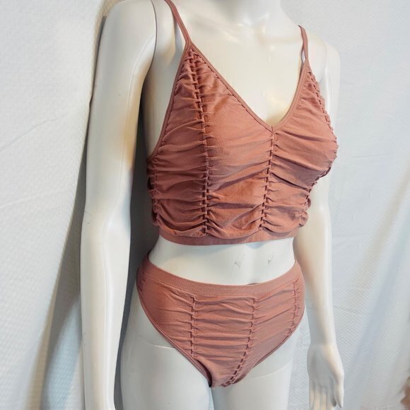 Bozzolo Sleep In With Me Seamless Ruched Bra and Thong Set Pink Size M/L RefFNB3 - Picture 12 of 14